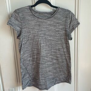 Lululemon T Shirt